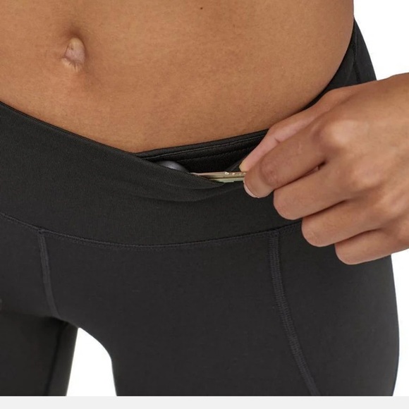 Patagonia Centered tights in Black - Picture 3 of 14